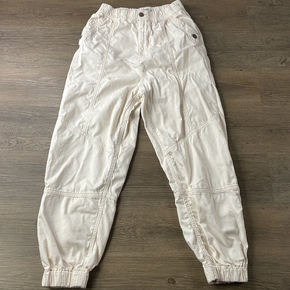 We the Free Women’s Cream High Rise Revival Cotton Denim Joggers, size XS - Picture 9 of 16